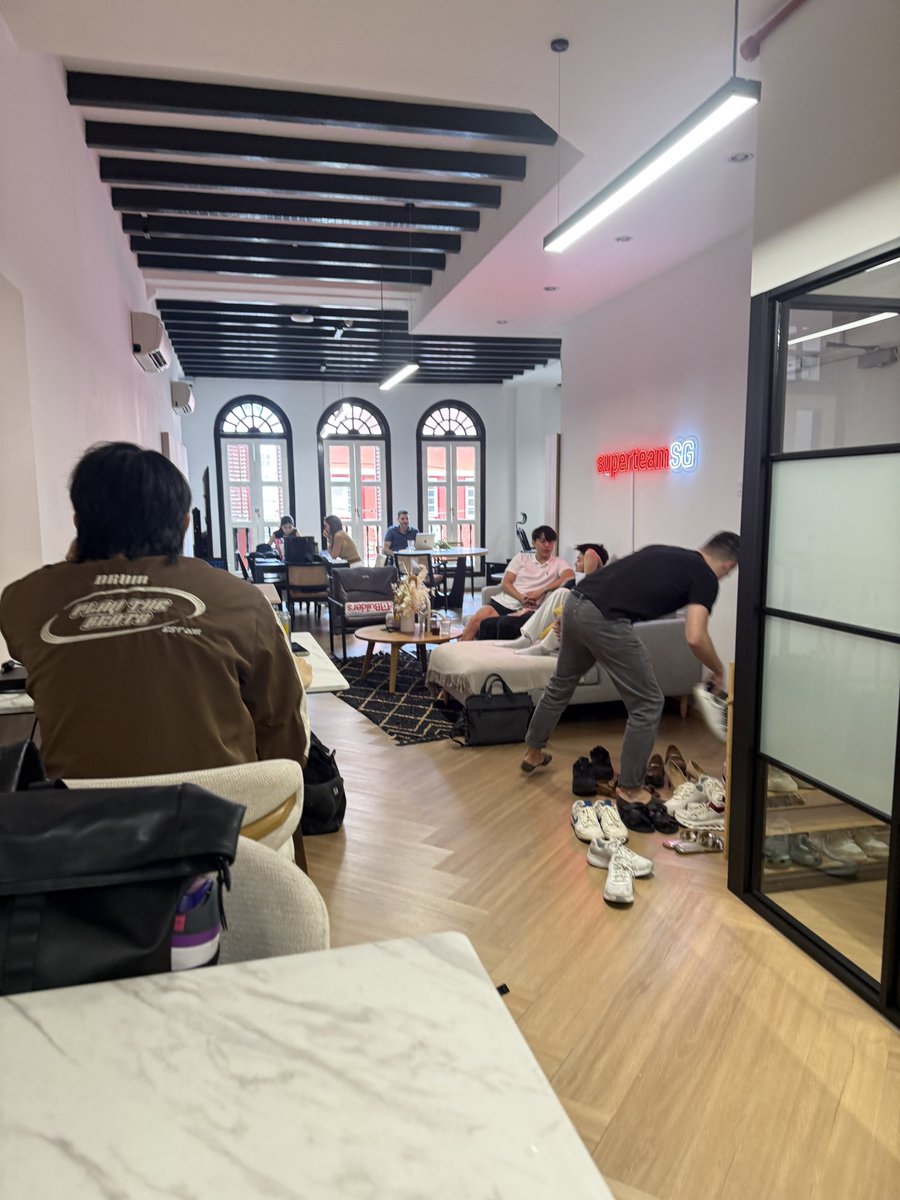 Zhuang, 庄 tweet media