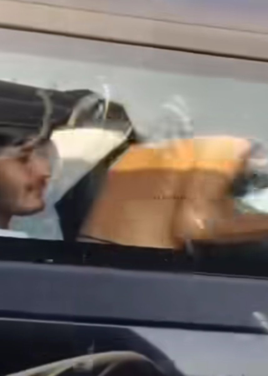 शब्द tweet media