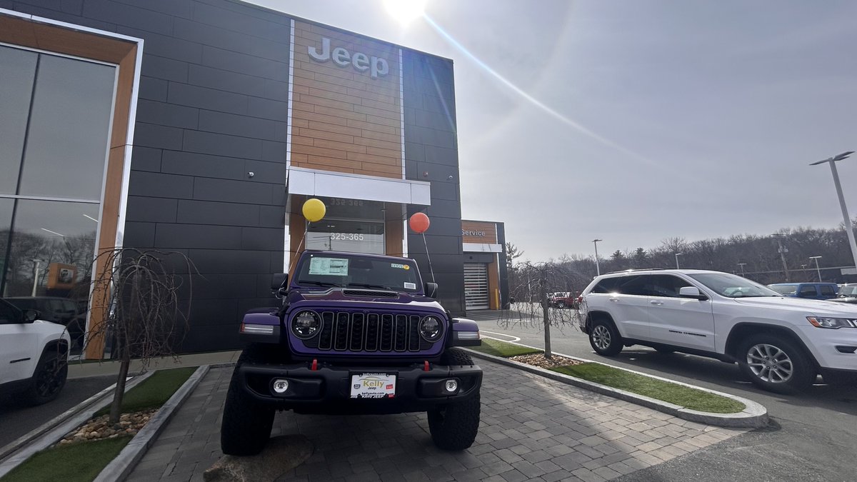 Kelly Jeep Chrysler tweet media
