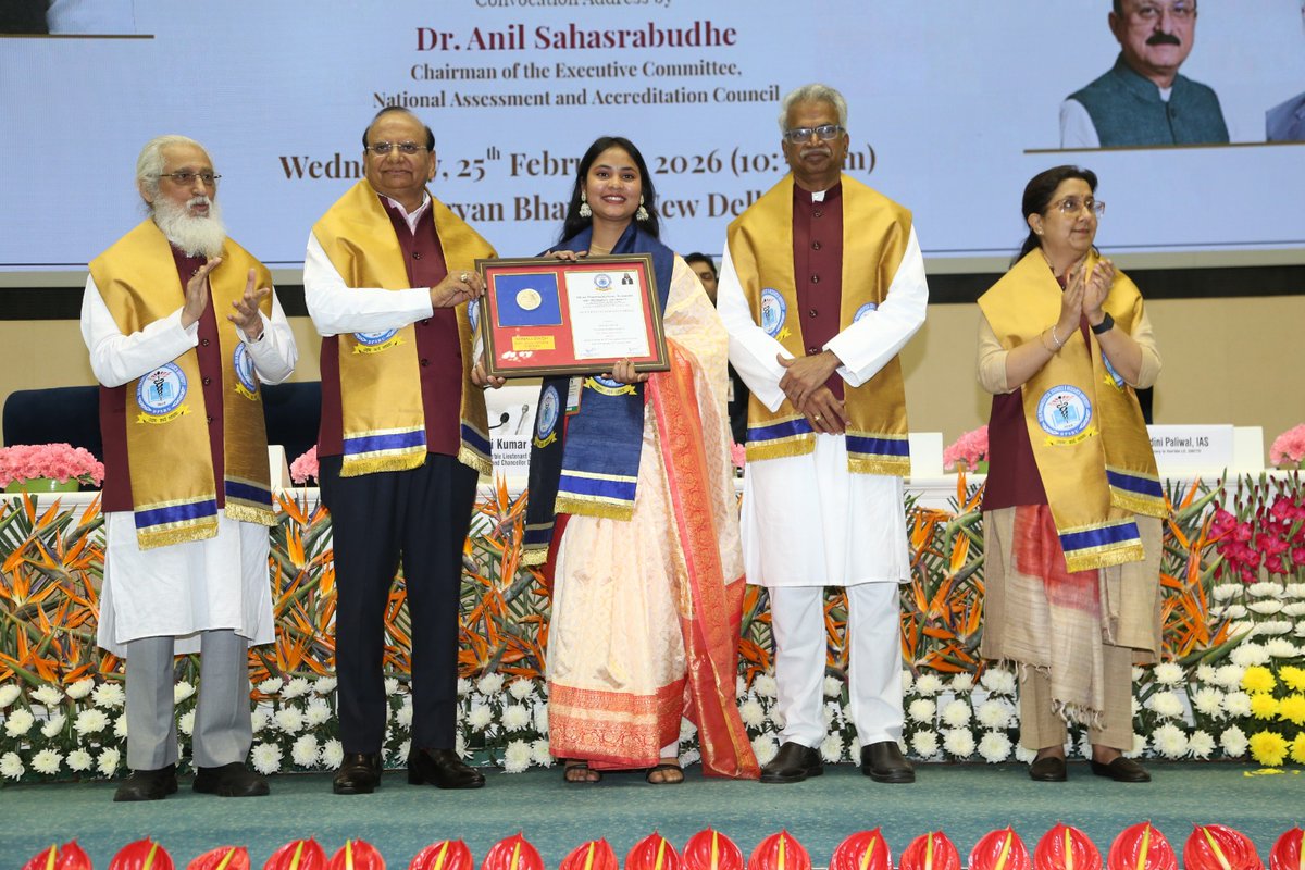 Celebrating excellence and dedication 🎓✨

At the 8th Convocation Ceremony of DPSRU, we honored outstanding achievers whose hard work and perseverance set them apart.
Congratulations to all awardees- may your journey ahead be impactful and inspiring.

#DPSRU #Awardees #Pride