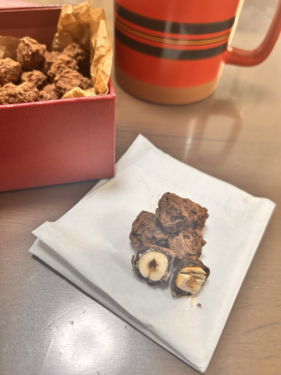 Sena__2005's tweet photo. ヘーゼルナッツチョコ作った🍫 https://t.co/PGyFkmvoII
