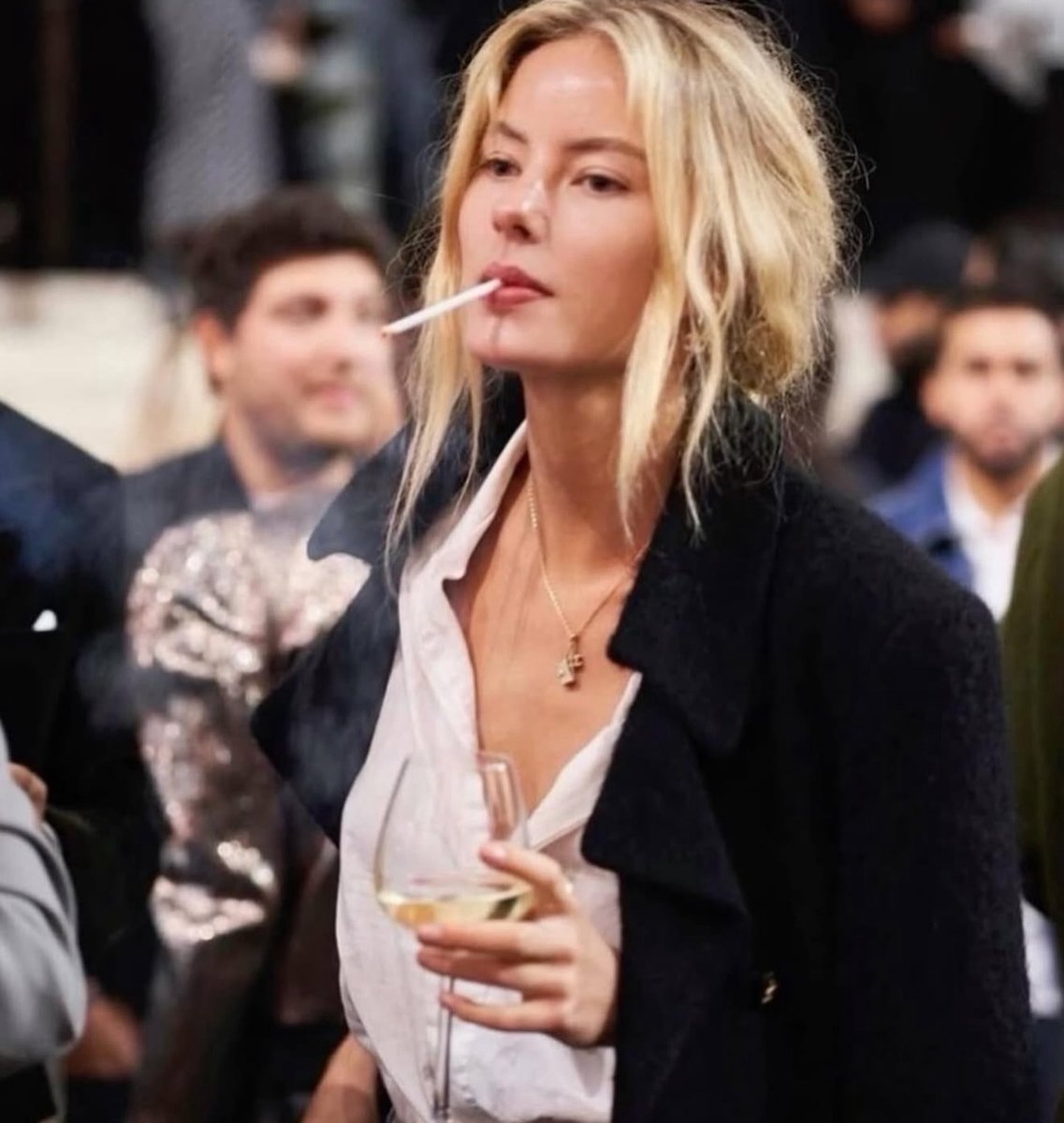 Nicotine tweet media