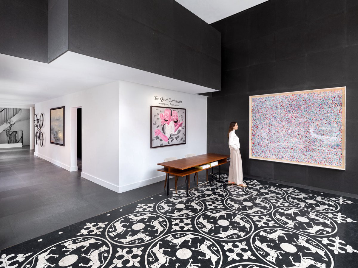 Opera Gallery tweet media