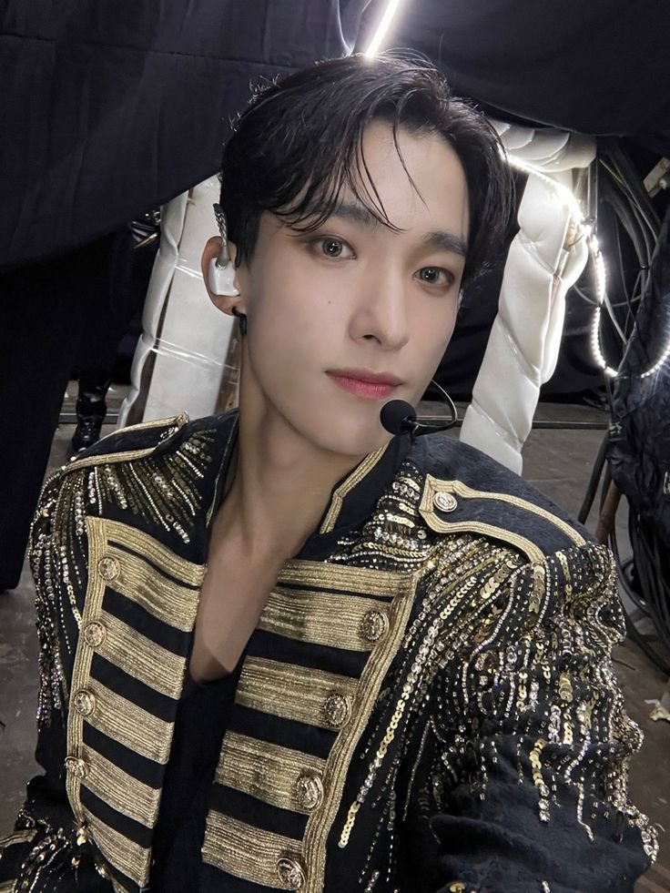 hourly dokyeom tweet media