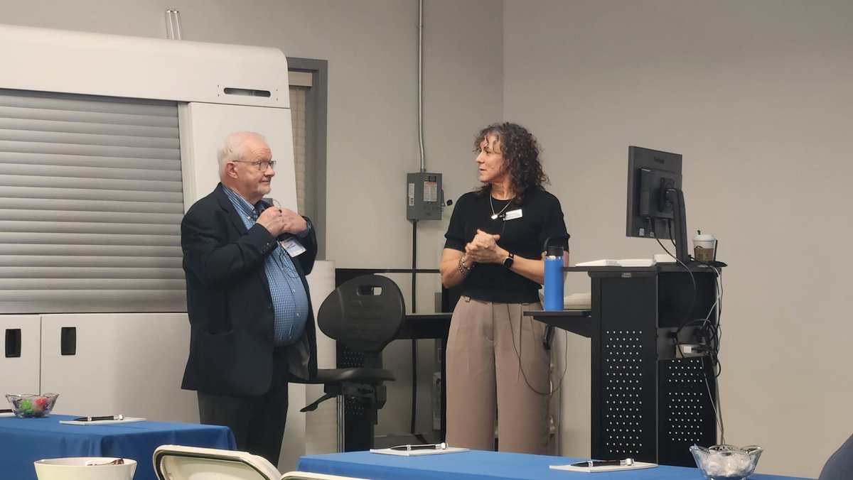 Label & Narrow Web tweet media