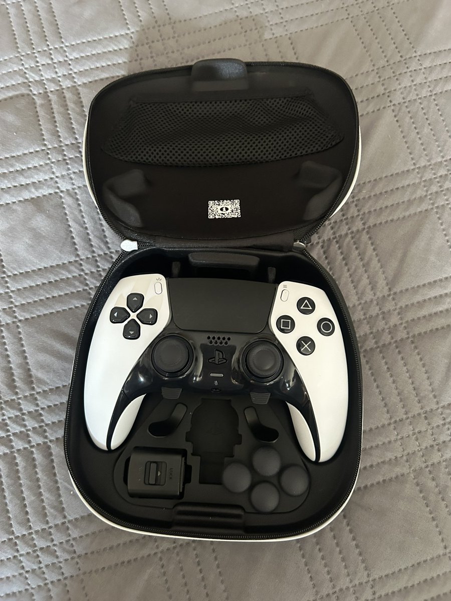 VYNZ 🥇st tweet media