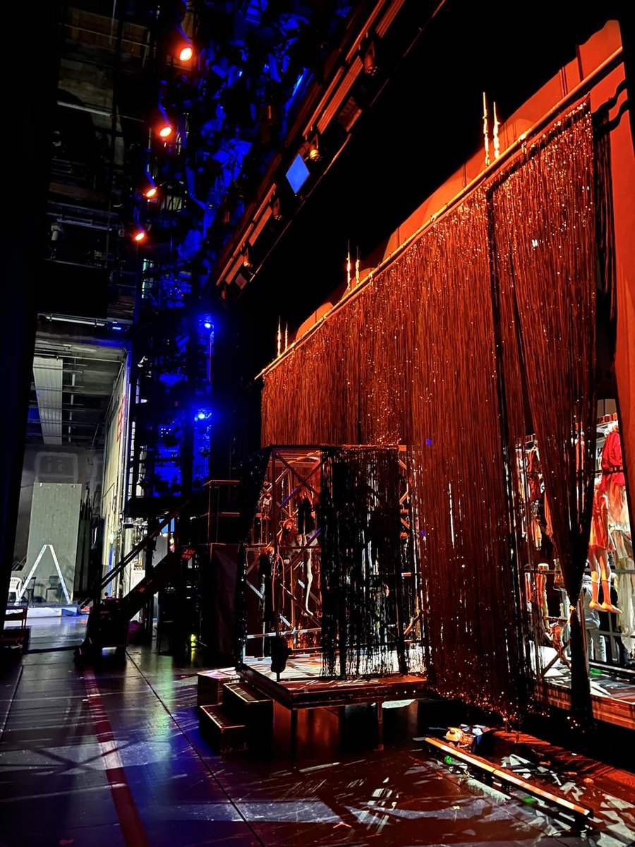 Berliner Ensemble tweet media