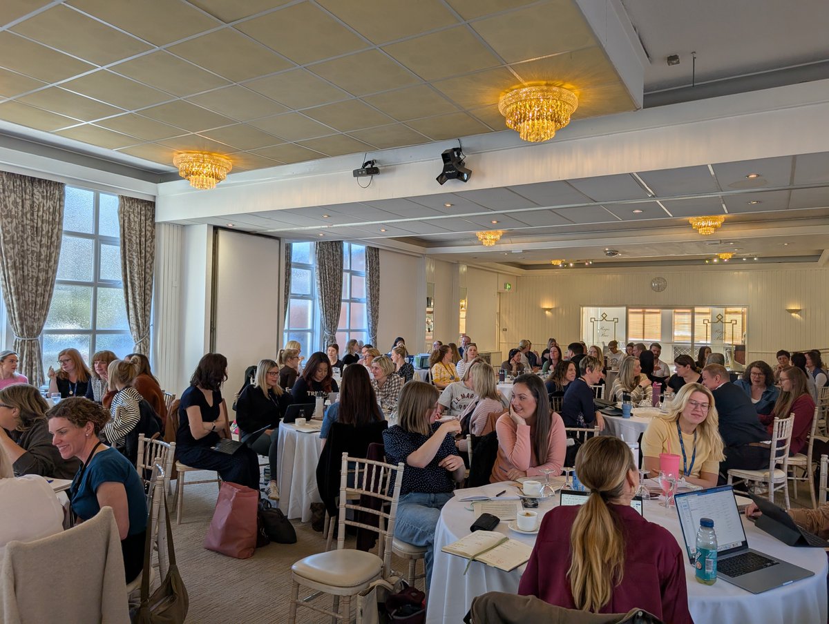 AlexParkRS's tweet photo. Today, 70+ colleagues from across Stockport came together for our third training day for Stockport Speaks.
Great to hear from Toby Butt (ELE Oracy Lead) and Tom Gadsby (Stockport LA), before finishing with a collaborative session.
#EEF #ResearchSchoolsNetwork #oracy https://t.co/dqqpdW9yfg