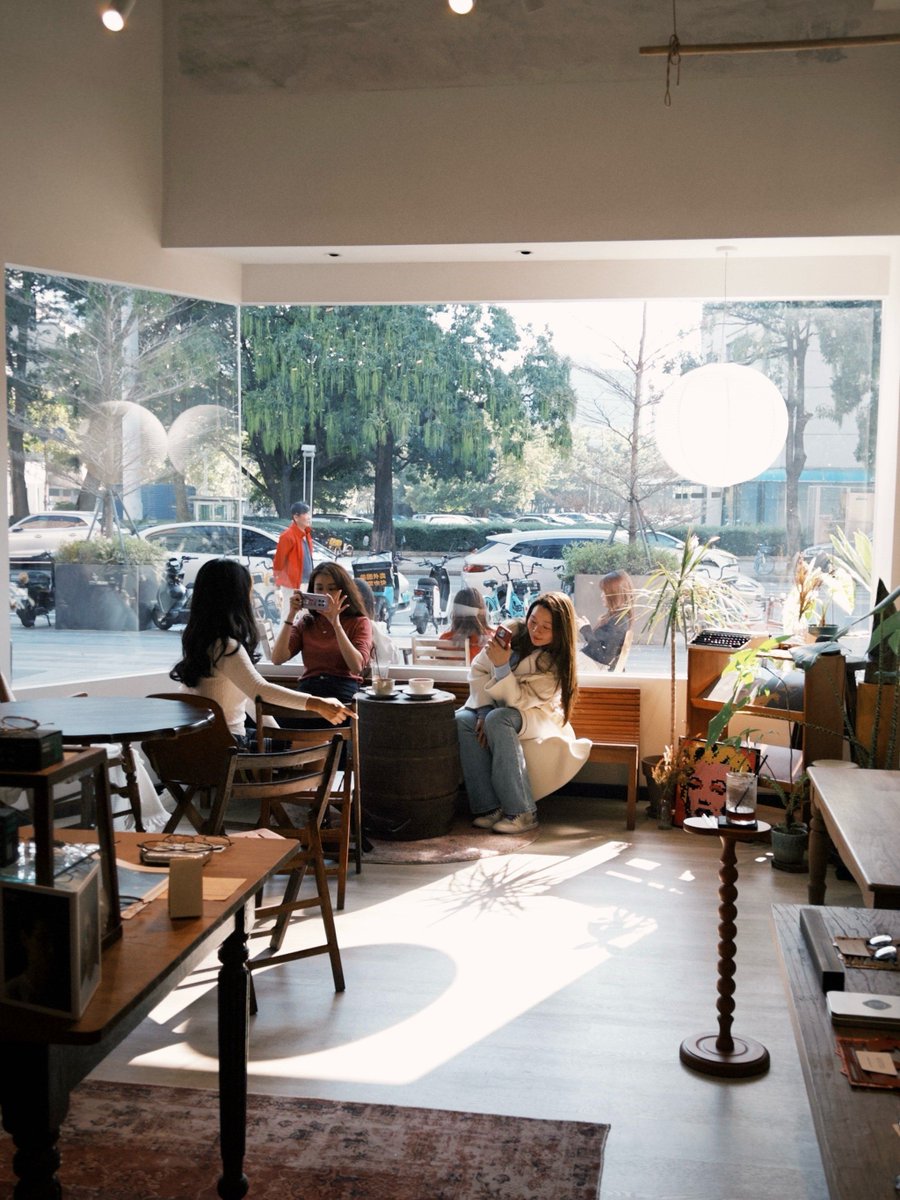 tim kadow tweet media