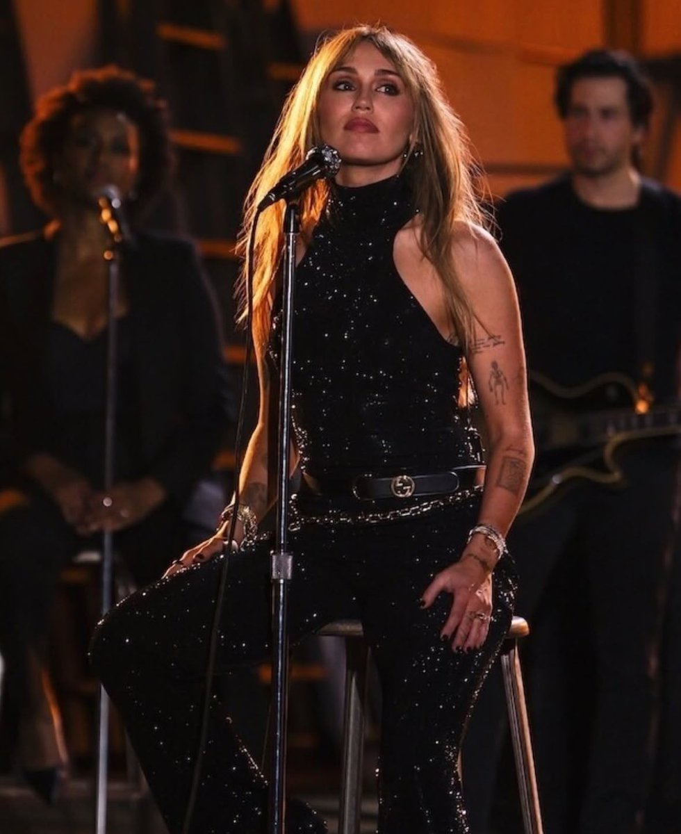 Hannah Updates tweet media