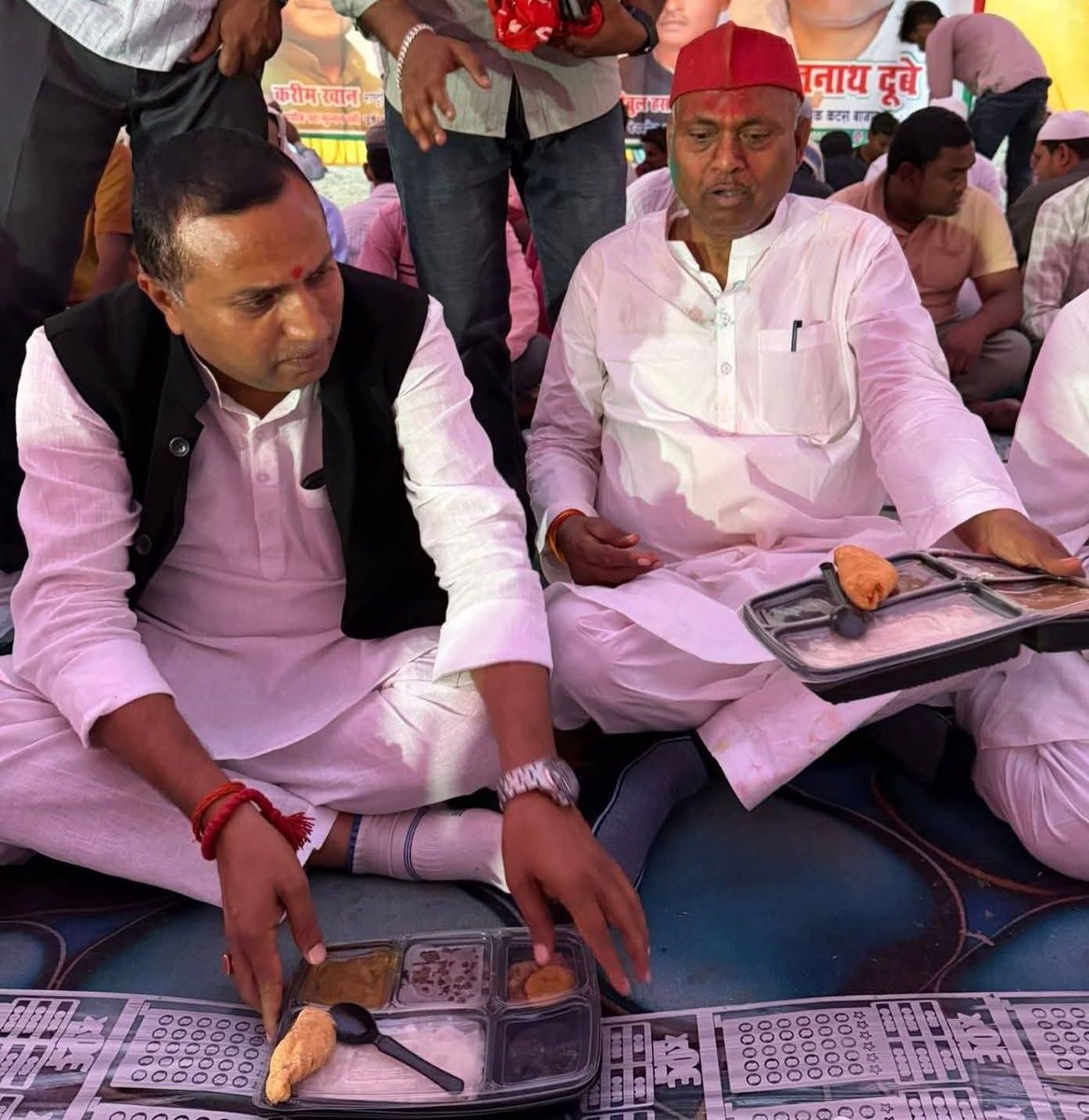 dishaLKO's tweet photo. भाजपाई ठाकुरों और विधायक बावन सिंह तथा उनके सुपुत्र की ब्राह्मणों के प्रति मानसिकता देखिये,दो ब्राह्मण एक हुए इनके पेट में खलबलाहट मच गई।
    AI का उपयोग वह व्यक्ति कर रहा है जो खुद कटरा बाजार में मुख्तार खां के पुत्र इंतियाज खां के साथ उनके घर बैठकर मीट खाता है https://t.co/qdNRg0BlrL