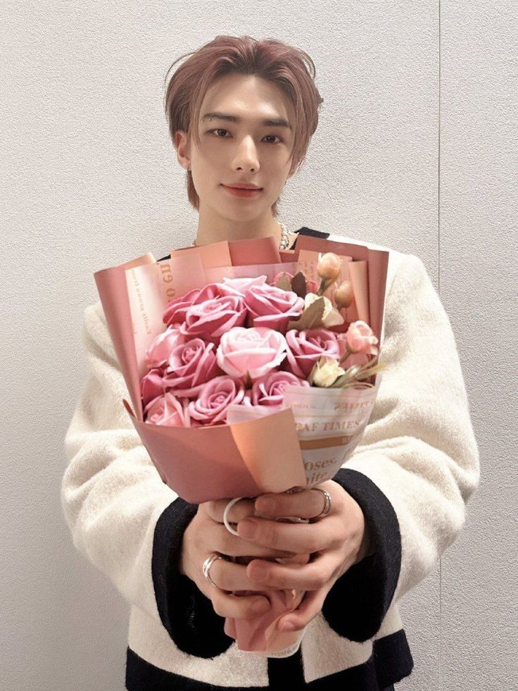 Hyunjin 현진 Central 🎂 tweet media