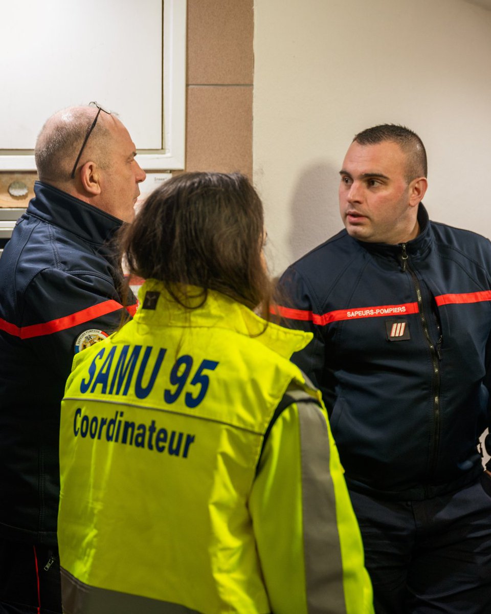 Sdis_95's tweet image. [Retour sur #Intervention] 🚨 Incendie à Cergy.

👉Le 21 février dernier, les sapeurs-pompiers du Val d’Oise ont été mobilisées pour un feu de bâtiment d’habitation, à Cergy. Il s’agissait d’un feu de détritus dans le hall de l’immeuble.
L’action rapide des secours a permis de