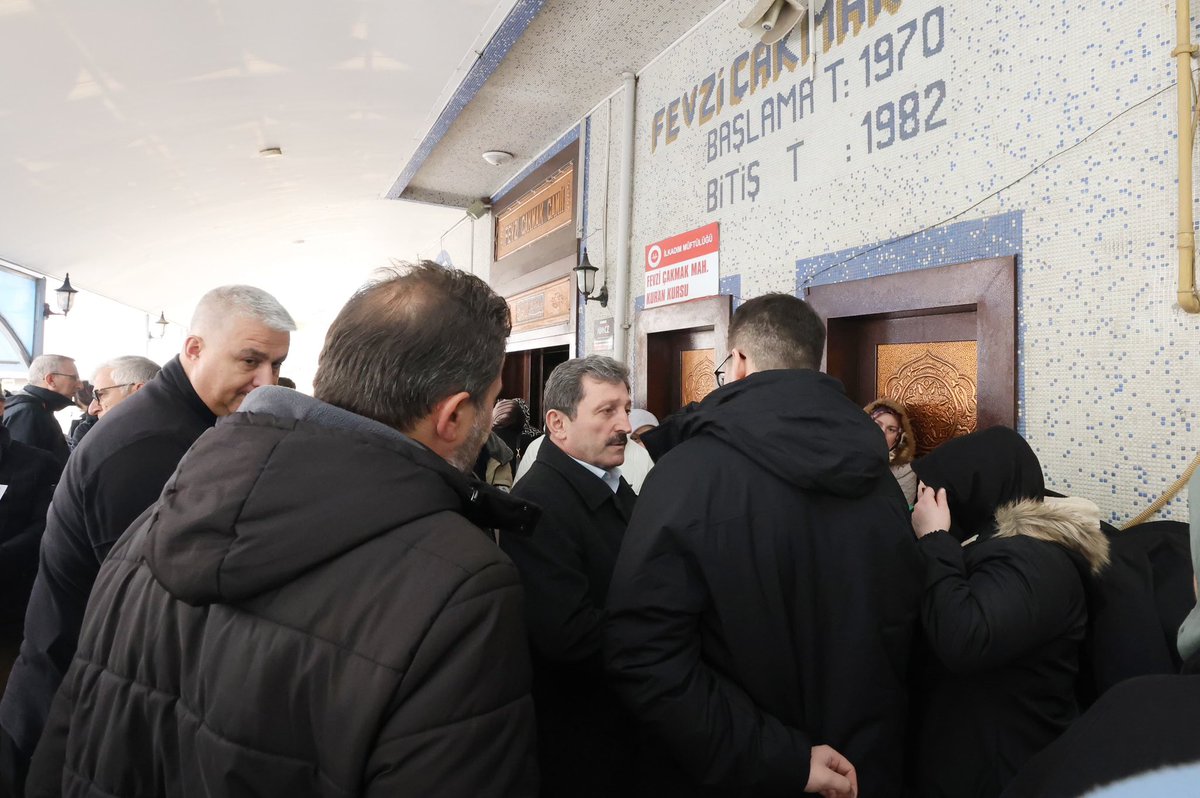 📌Geçirdiği rahatsızlık sonucu vefat eden, İlkadım Güzel Sanatlar Lisesi Türk Dili ve Edebiyatı Öğretmeni Yunus Aslantürk, İlkadım ilçemizde kılınan cenaze namazının ardından toprağa verildi.

📌Valimiz Sayın <a href="/orhantavli_/">Orhan Tavlı</a>, Vali Yardımcısı V./İlkadım Kaymakamı Abdulkadir Demir, İl