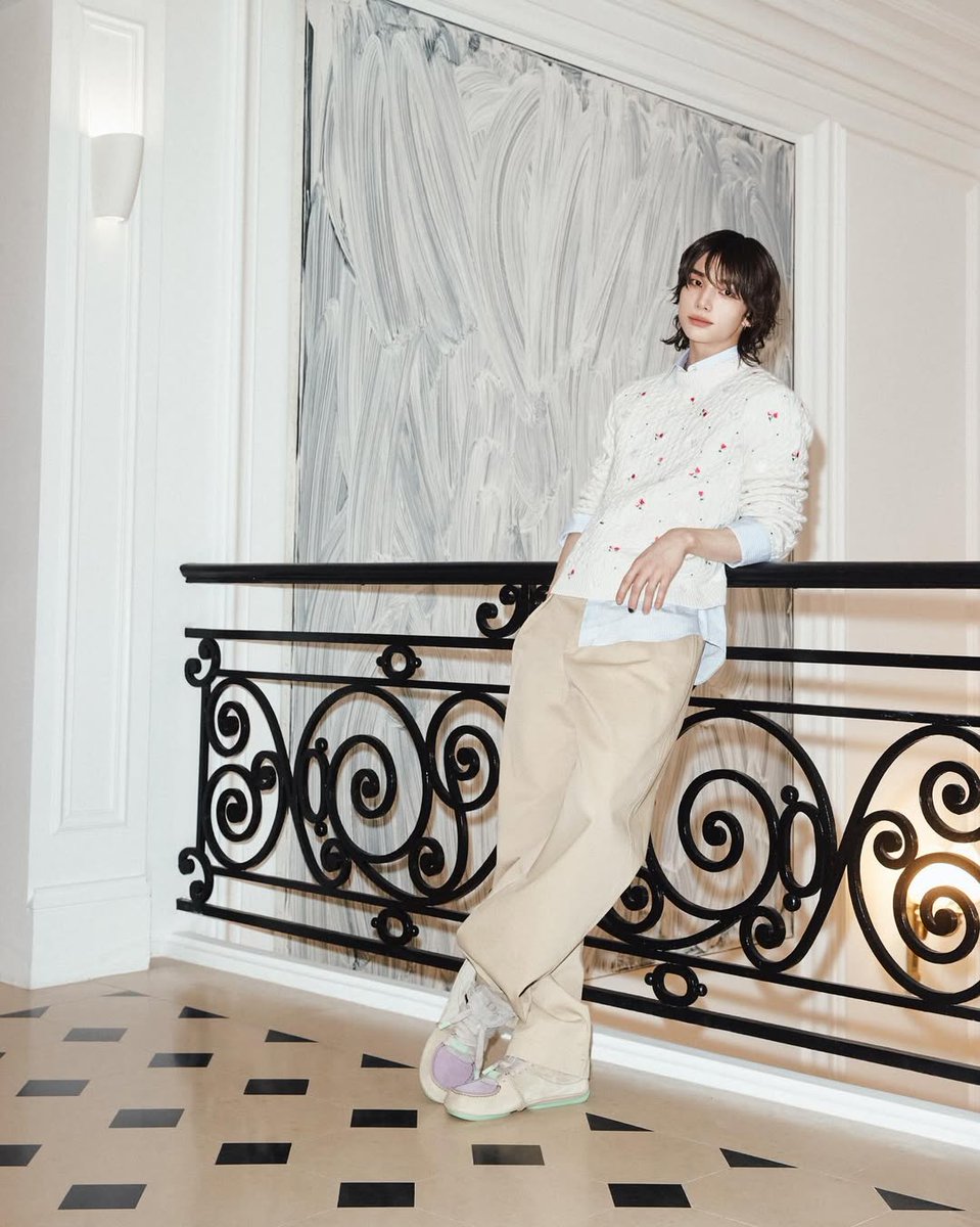🥟 | TRENDING PARTY 

STAYs, em alguns minutos será o aniversário do Hyunjin na Coreia, e nós não podemos deixar de comemorar! Então comentem as tags abaixo + o nome de 10 cores:

ETERNAL MUSE HYUNJIN
#현진아_너라는_계절을_사랑해
#HyunjinsCanvasOfLove
#HappyHyunjinDay