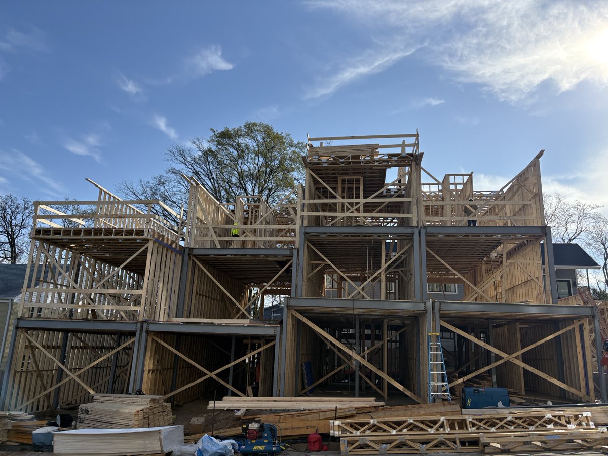 Tom Hennessey tweet media