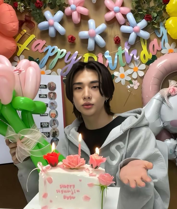 Dear Hyunjin ❣️ tweet media