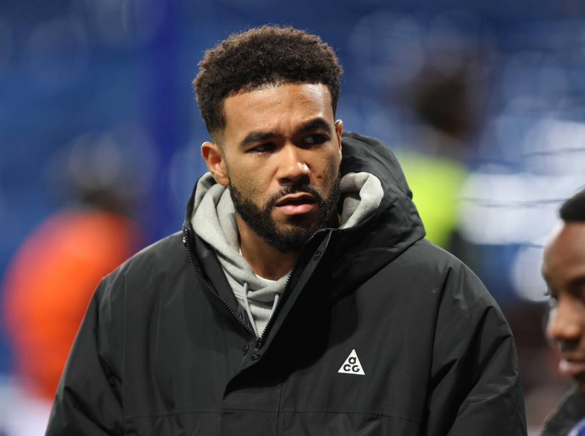 Just Chelsea tweet media