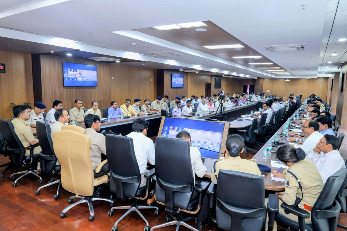 District Administration Patna tweet media