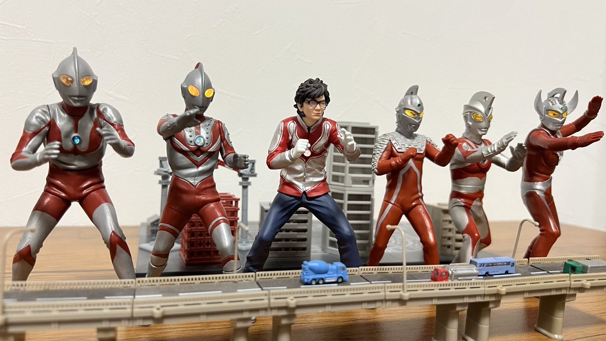 光る巨人 hikaru kyojin tweet media