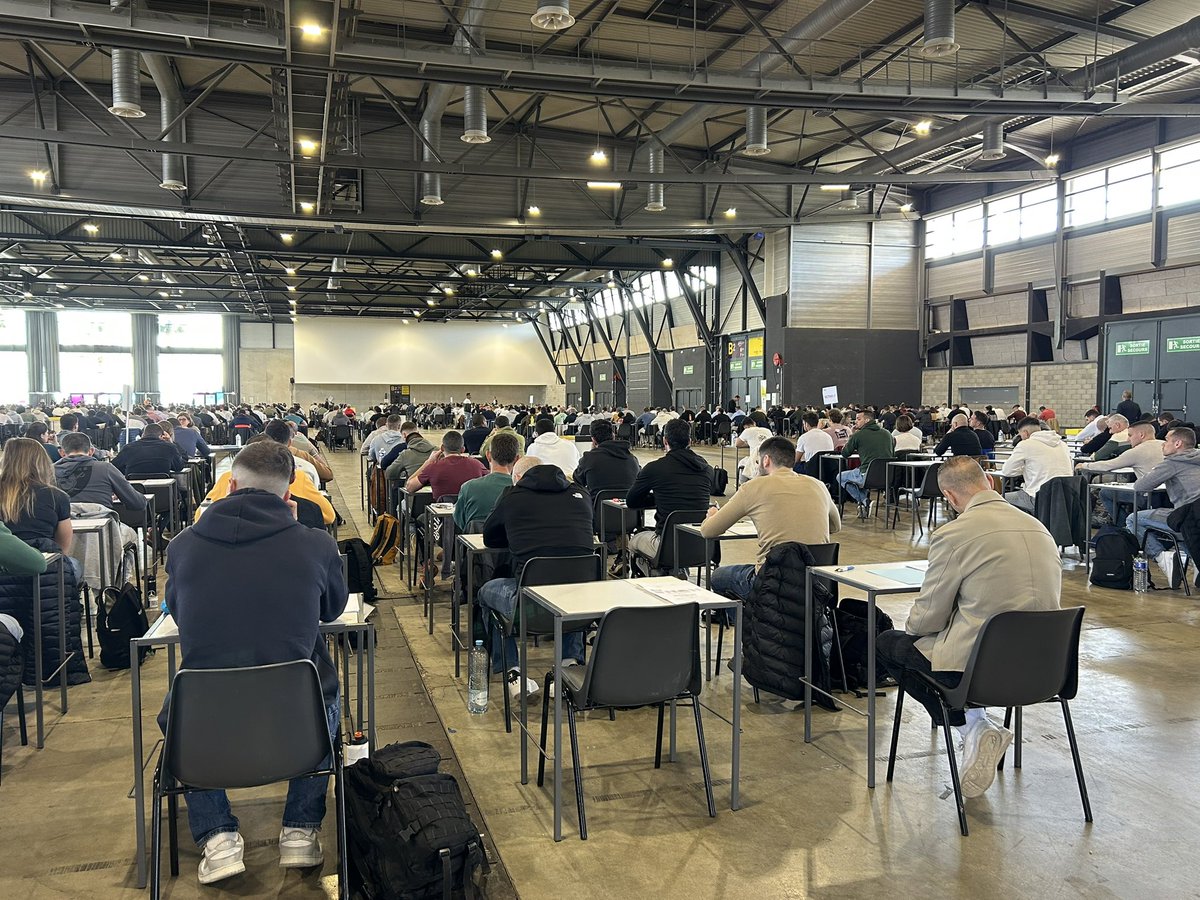 PompiersHerault's tweet photo. #TopDépart|| 11h00 au Parc des expositions de @montpellier_ c’est parti pour le millier de candidats qui planchent sur le concours de #sergent de sapeurs-#pompiers professionnels Nous leurs souhaitons bonne chance 🍀 https://t.co/KGuAdoTuhx