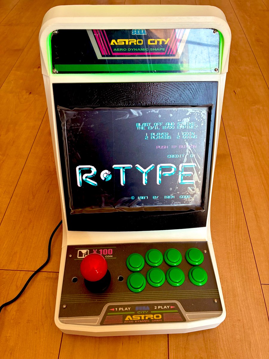 Aliからbartop arcade着荷。
シェルは3dプリント、液晶はiPad2と、ビルドクオリティはDIY感を拭えませんが良き

販売元がライセンシーかは不明のため、内部は後日PCに入れ替え予定🙃

#bartop arcade
#アーケード