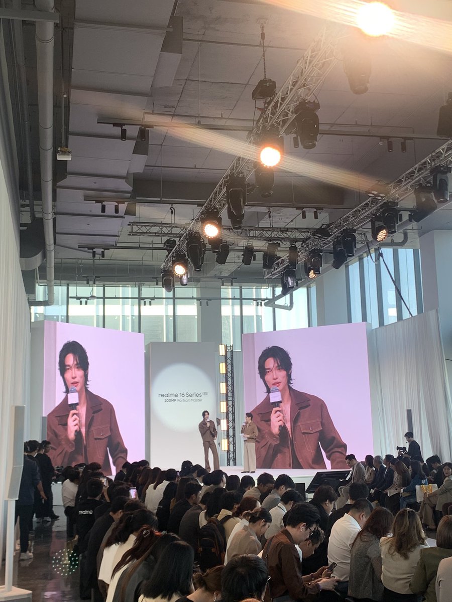 realme Thailand tweet media