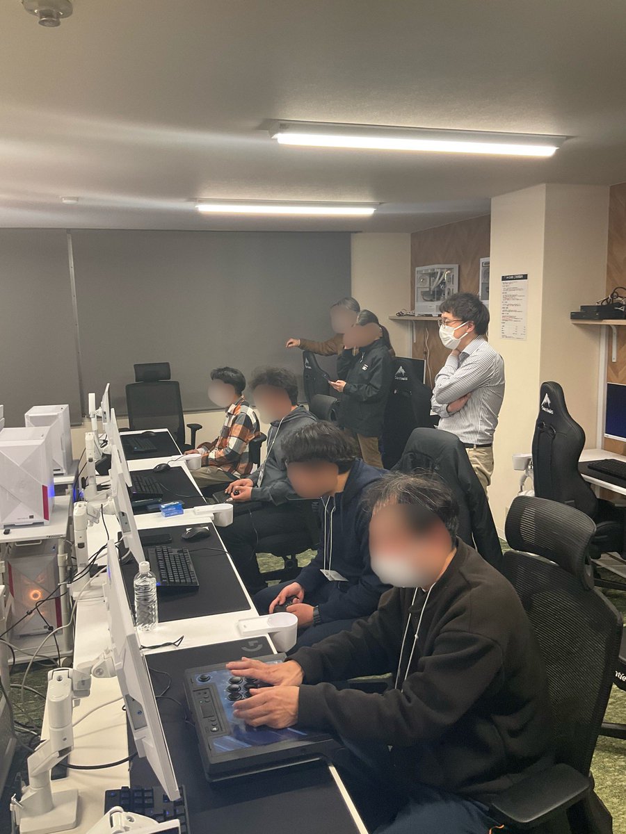 鉄拳8の対戦会、大変盛り上がっております！
21時半までやっていますので興味のある方はぜひいらしてください！