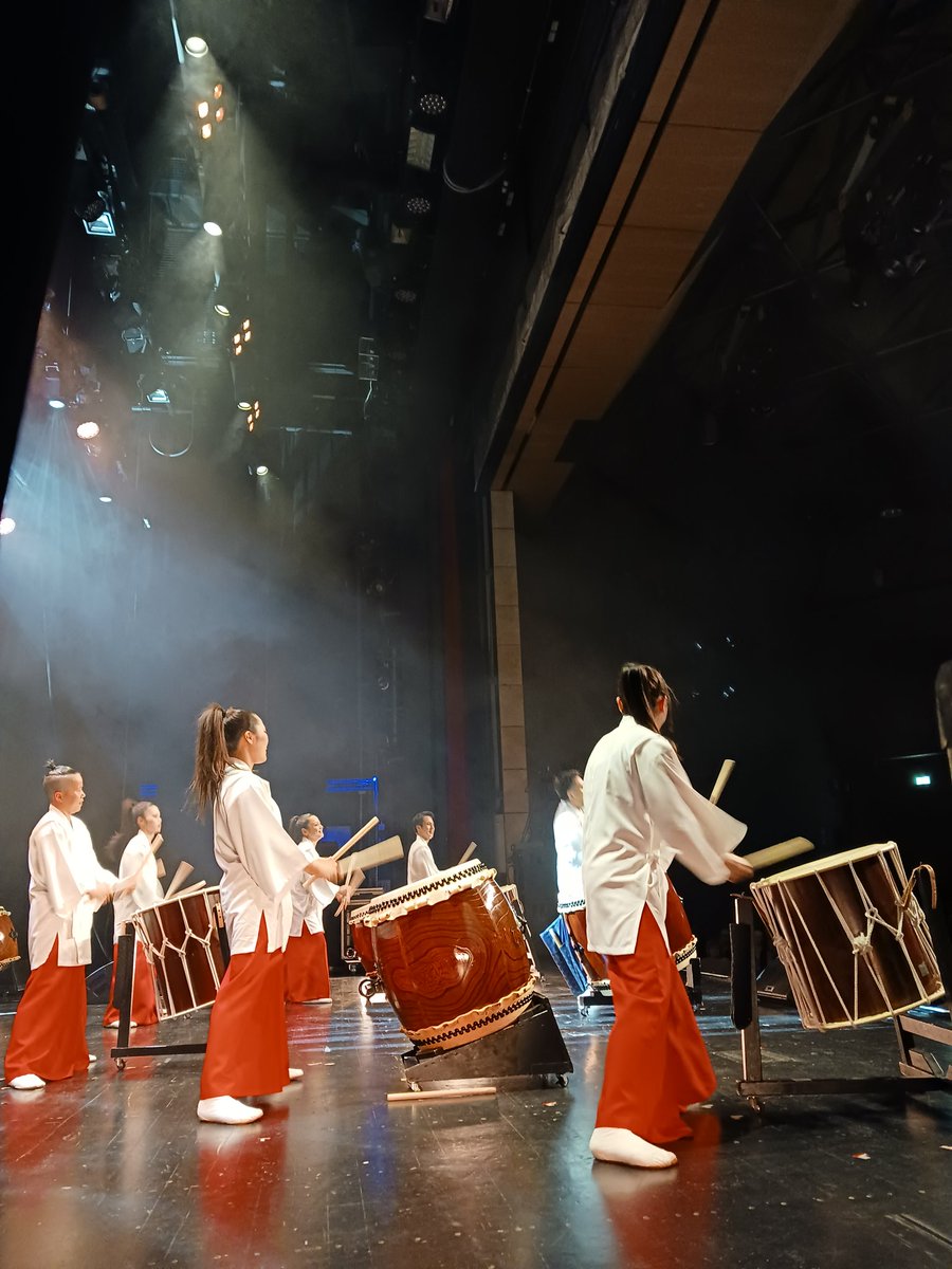 MasamitsuT's tweet photo. Danke schön Fürth!

18.03.2026 Infinity TOUR

#kokubu #fürth #shamisen #三味線 #津軽三味線 https://t.co/QrHIX6RWOe