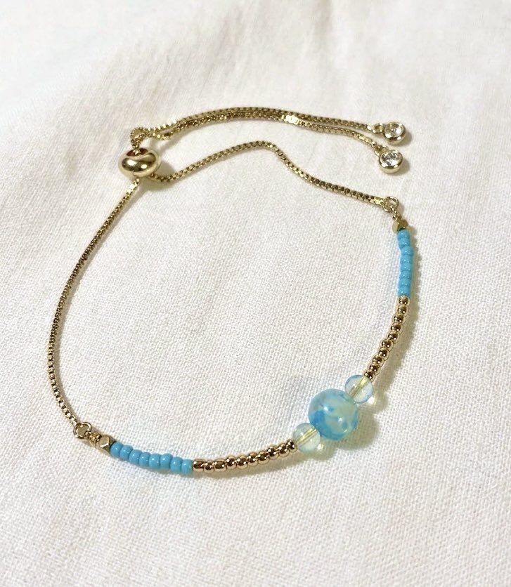 可愛く作れた！
アマゾナイトインクォーツ、フローライトでブレスレット。自分用にだけど😌