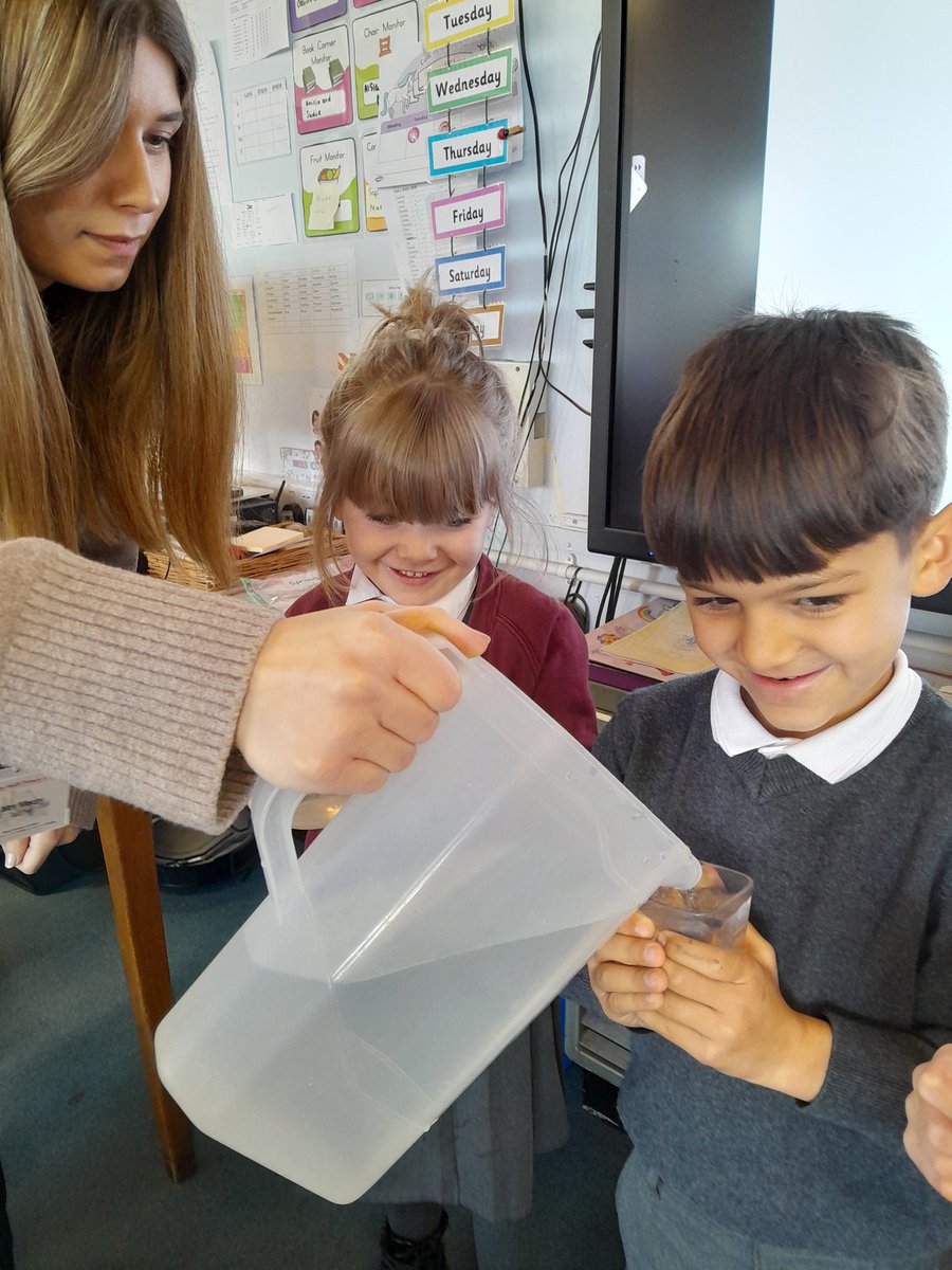 MrsMaceyBH's tweet photo. Learning about capacity and volume in today's maths lesson. The children had to identify the containers that were empty, nearly empty, nearly full and full #BusheyHeathMaths @busheyheathjm https://t.co/16JwRjRbTQ