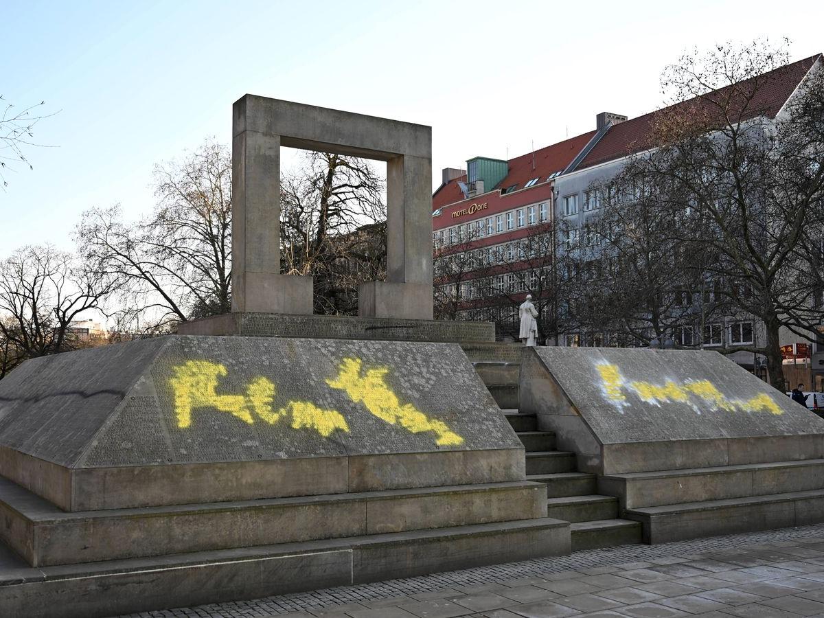 eurojewcong's tweet photo. Antisemitic graffiti was discovered on the Holocaust memorial at Opernplatz in Hanover, with hateful slogans targeting Jewish people and markings defacing the names of victims deported during the Nazi era.

Desecrating a Holocaust memorial is an act of profound disrespect, not only toward the memory of the victims, but also toward the values of remembrance and historical responsibility. Such acts seek to distort memory and undermine the duty to remember.

This incident, part of a broader pattern of attacks on memorial sites, is a stark reminder that antisemitism continues to manifest even in places dedicated to honouring the victims of the Shoah.

Those responsible must be identified and held accountable. Protecting sites of memory is essential to preserving historical truth and ensuring that such hatred is never normalised.