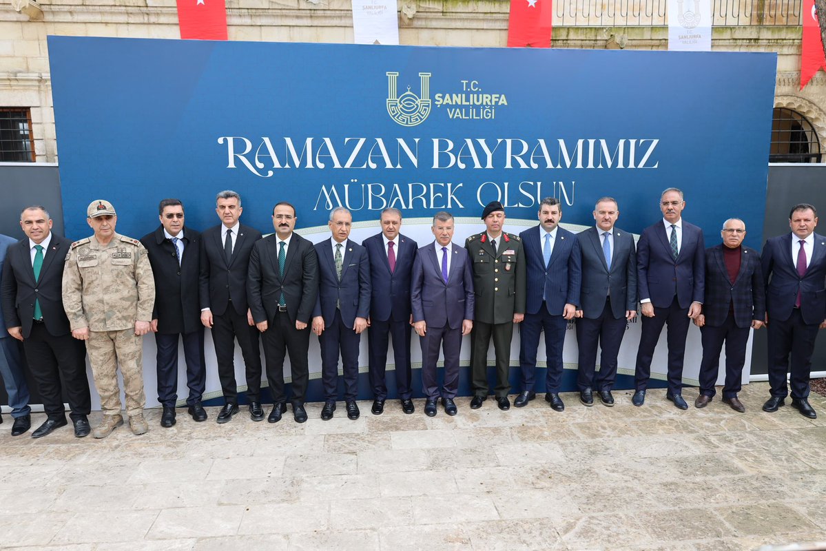 Bayramlar, birliktir, beraberliktir...

Şanlıurfa Valimiz Sayın Hasan Şıldak’ın ev sahipliğinde düzenlenen bayramlaşma programında, hemşehrilerimiz ile bir araya gelerek bayramlaştık.

Hemşehrilerimizin, Ülkemizin ve İslam Âleminin Ramazan Bayramı Mübarek olsun.

#RamazanBayramı