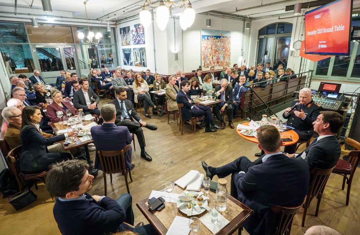 Michael Bröcker 💎 tweet media