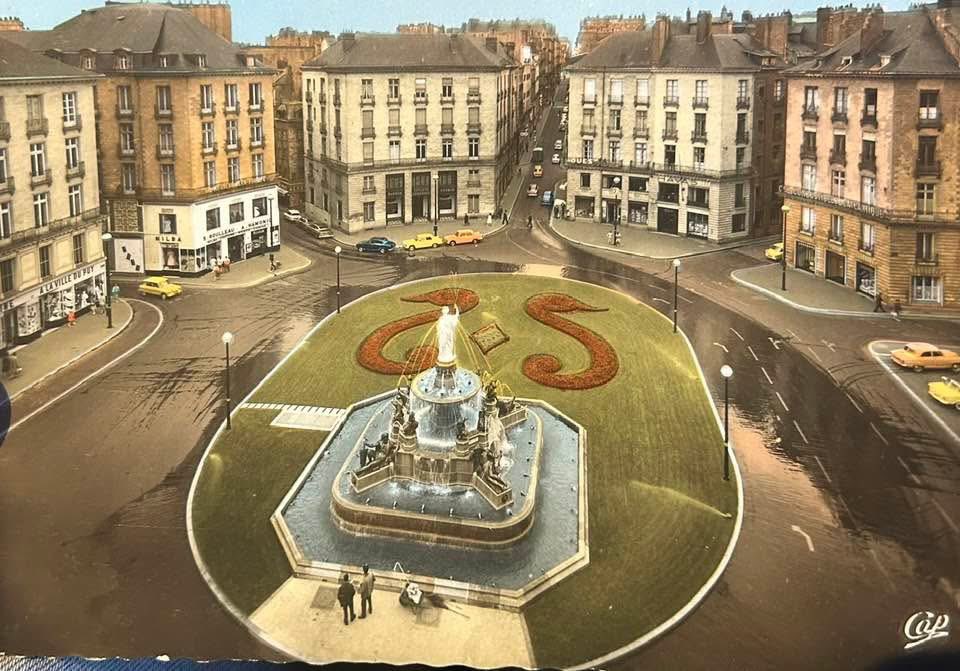 Nantesestunecartepostale tweet media