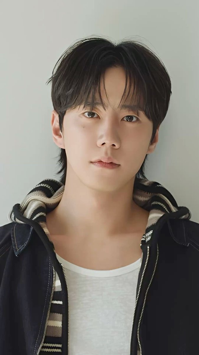 이준영 얼굴 tweet media