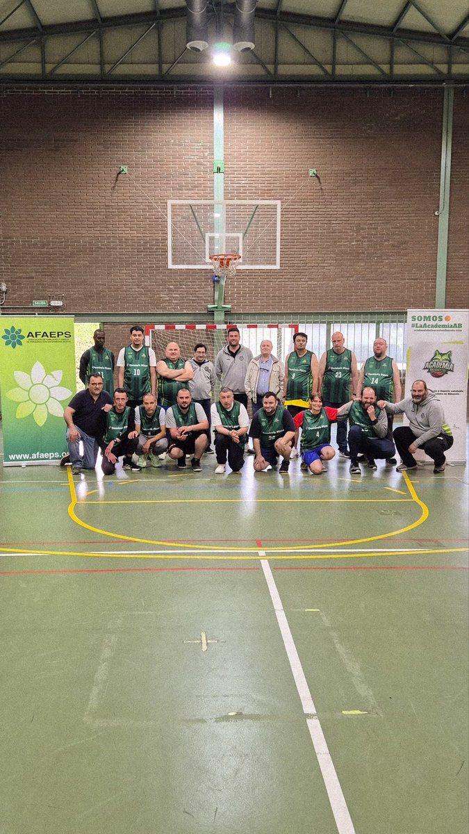 LaAcademiaAB's tweet photo. ¡Vamos con todo, EQUIPAZO! 🐺💚

Los chicos de nuestro equipo @AFAEPS están entrenado muy duro 💪 para unos meses llenos de torneos y experiencias.

Esta es la parte que nos gusta del baloncesto: disfrutar del deporte, compartir y aprender jugando 💚 https://t.co/SG1FHpY4za