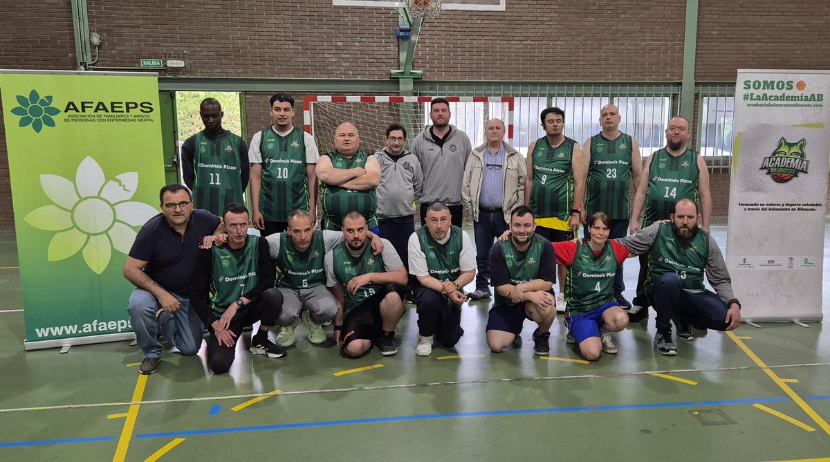LaAcademiaAB's tweet photo. ¡Vamos con todo, EQUIPAZO! 🐺💚

Los chicos de nuestro equipo @AFAEPS están entrenado muy duro 💪 para unos meses llenos de torneos y experiencias.

Esta es la parte que nos gusta del baloncesto: disfrutar del deporte, compartir y aprender jugando 💚 https://t.co/SG1FHpY4za