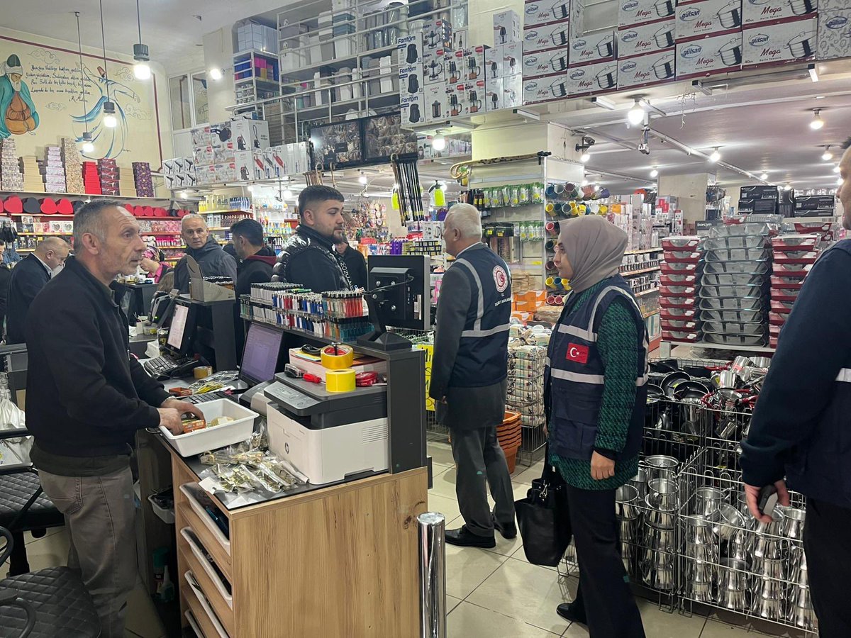 Guncel_Karaman's tweet photo. Karaman’da bayram öncesi sıkı denetim! https://t.co/udH0CMBUSG
