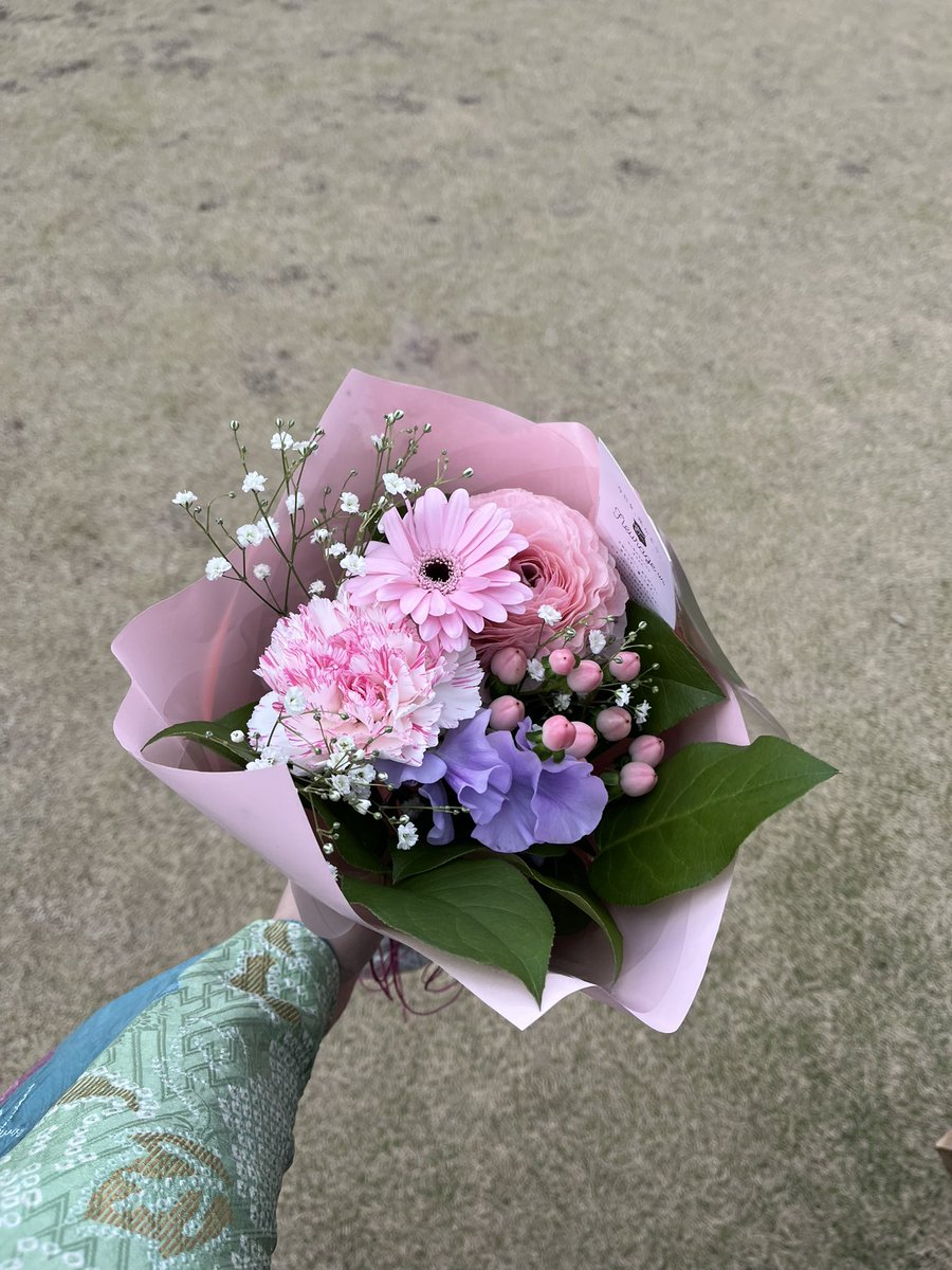 💐 tweet media