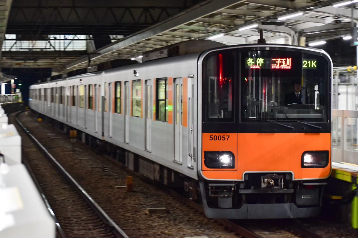 PASMOICOCA's tweet photo. 3色LEDの50050型残り1本なのか https://t.co/5MVncF6g5T