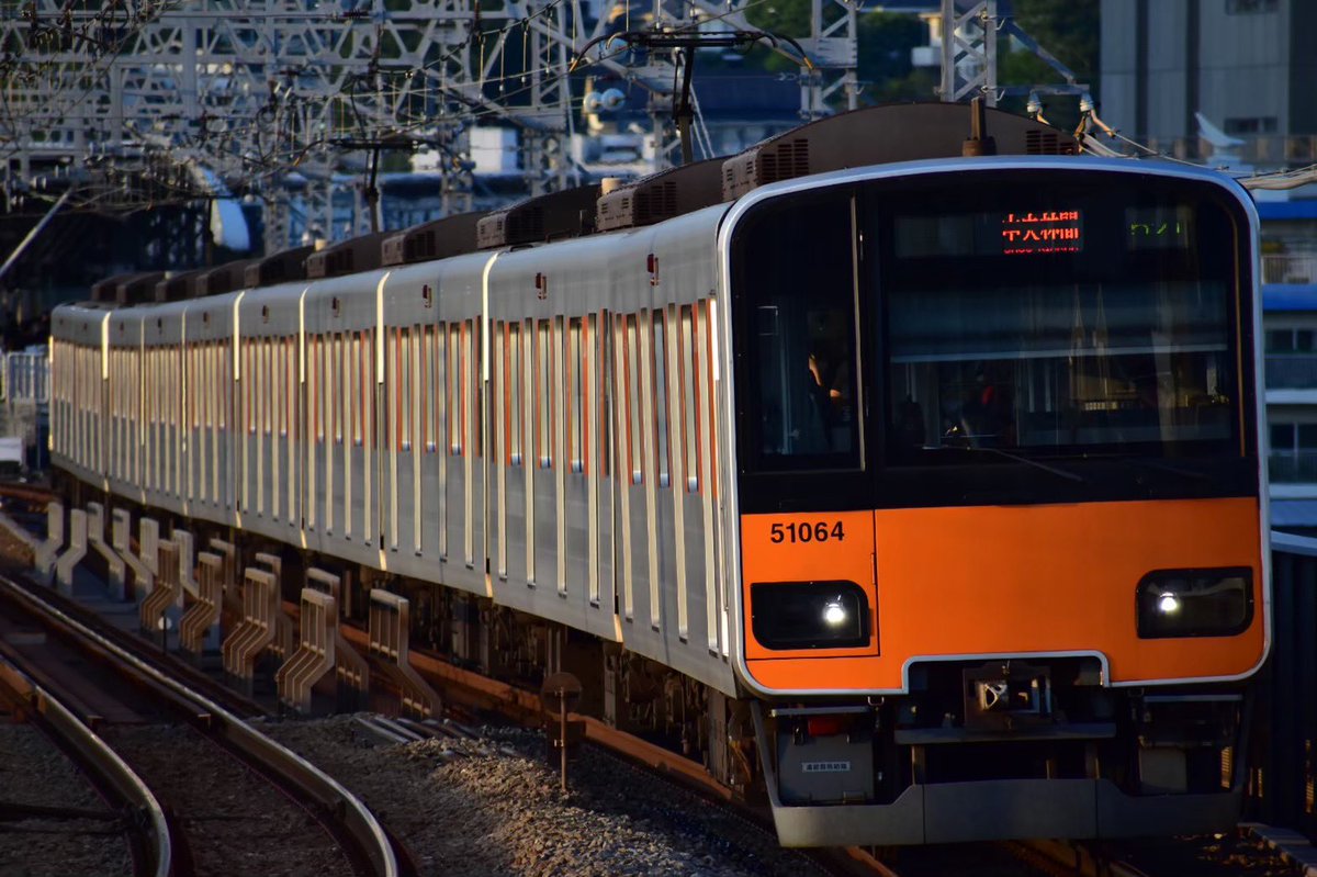 PASMOICOCA's tweet photo. 3色LEDの50050型残り1本なのか https://t.co/5MVncF6g5T