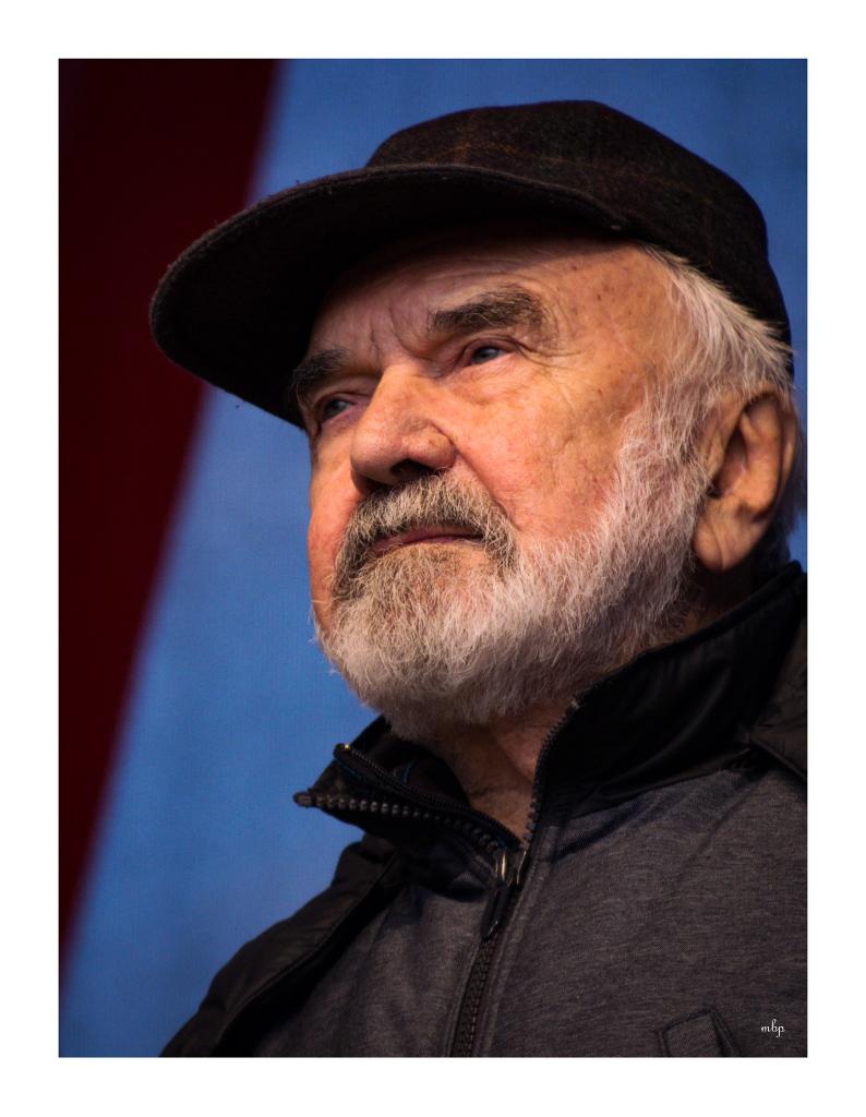 Milion chvilek pro demokracii tweet media