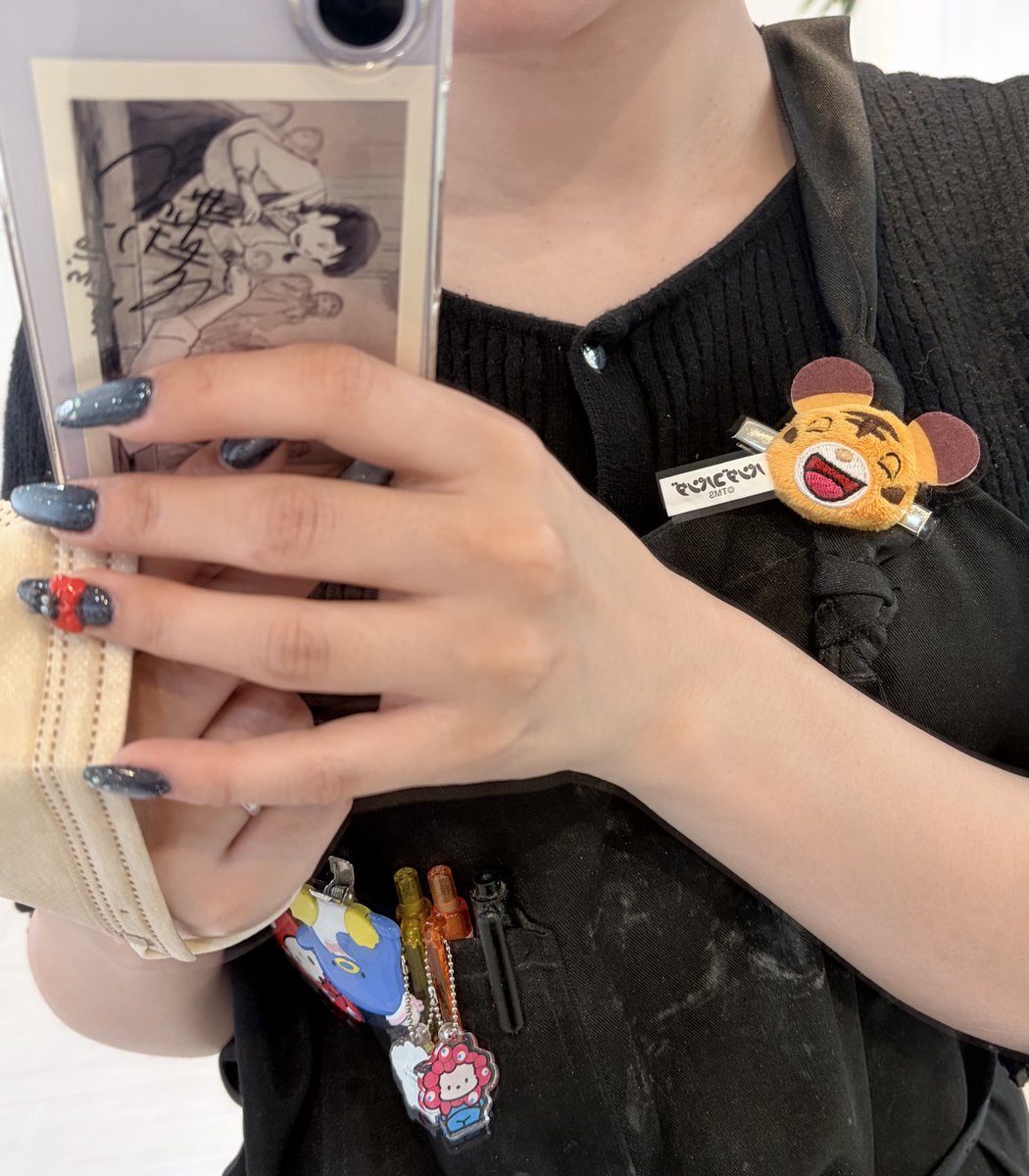 職場の先輩がトラちゃんおもむろにくれた。

ん。ってくれた。
カンタか。
かわいい。