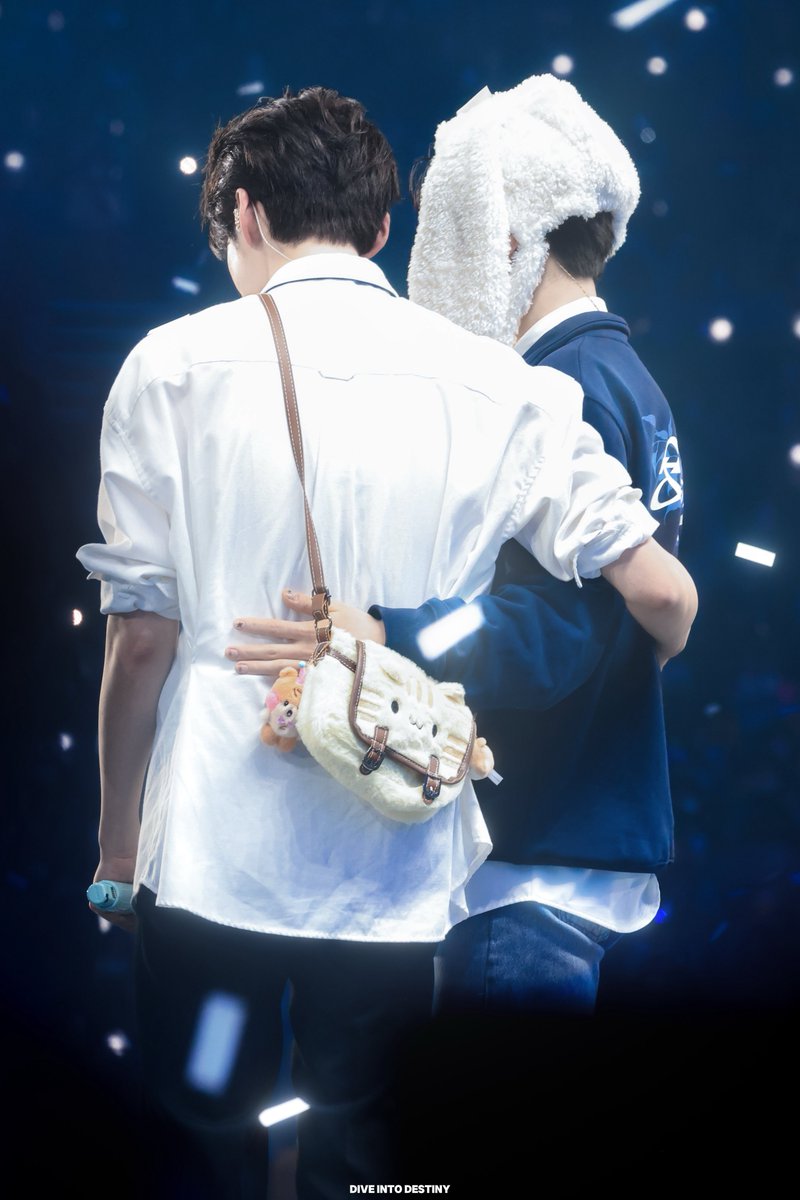 diveintodestiny's tweet photo. 260315 HERE &amp; NOW ENCORE D3

When destiny entwines two lives, they become the authors of their shared story.

#장하오 #ZHANGHAO #章昊 #ジャンハオ #성한빈 #SUNGHANBIN #成韩彬 #ソンハンビン #제로배이스원 #ZEROBASEONE #ZB1 https://t.co/QWW23F7usV