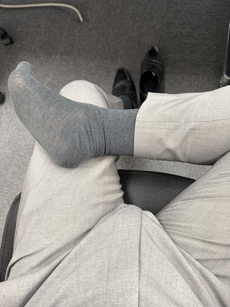 スーツリーマン tweet media