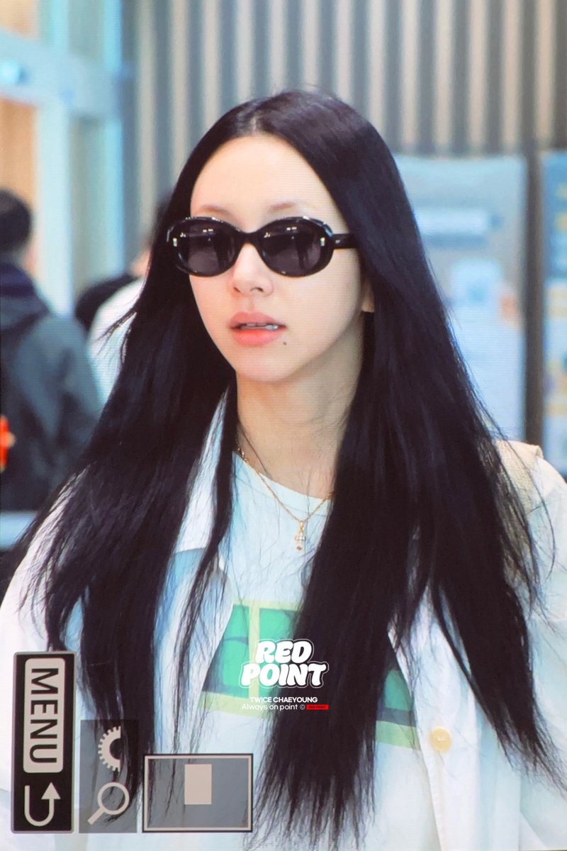 RED POINT💋. tweet media