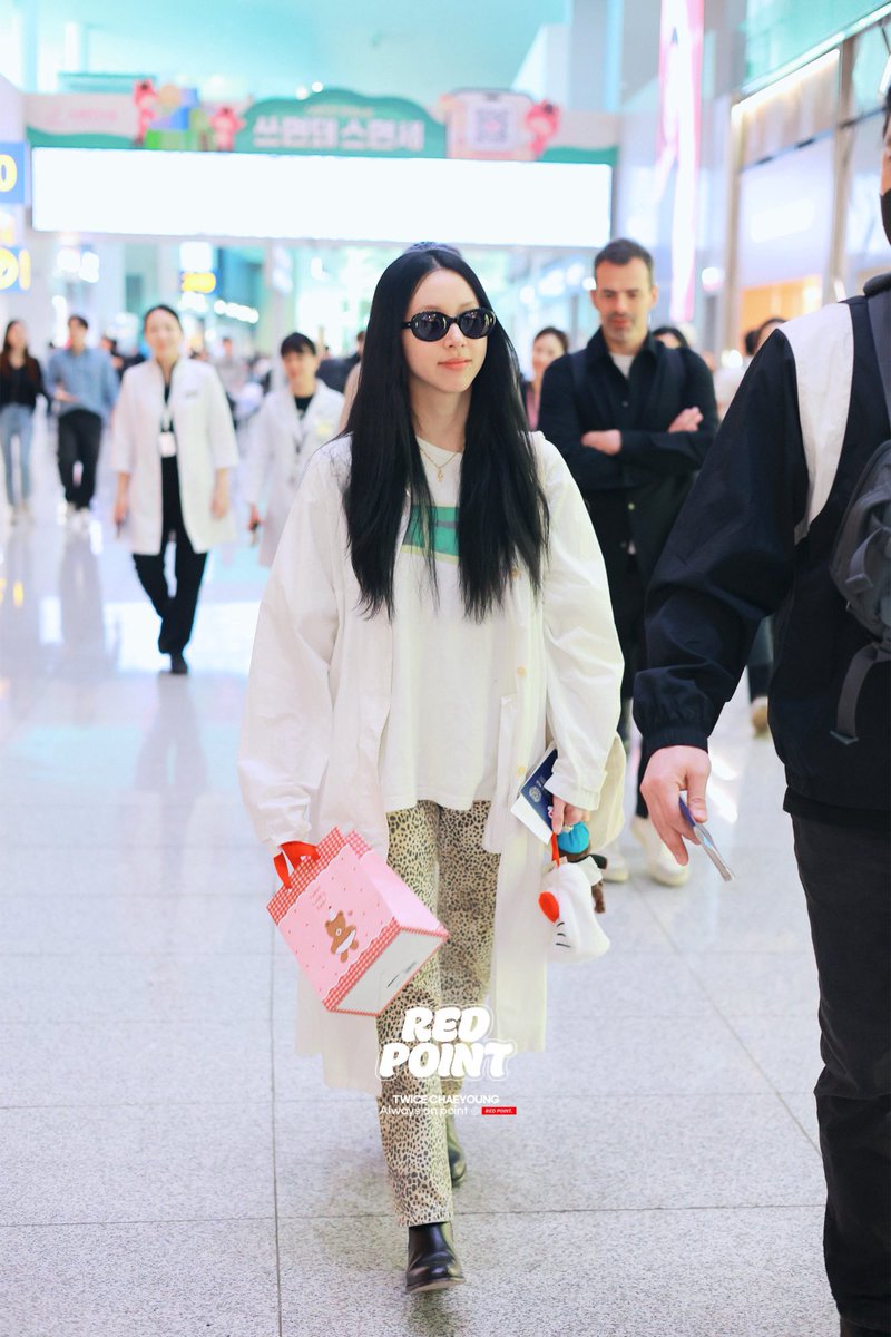 RED POINT💋. tweet media