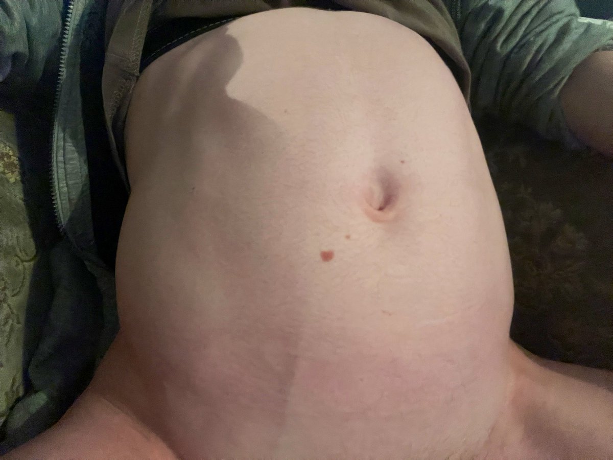 Introphie tweet media