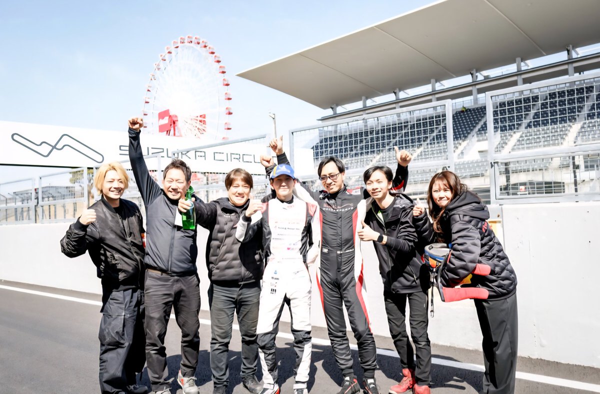 riki8105's tweet photo. 【鈴鹿チャンピオンカップに一緒に参戦しませんか？】6月13～14日に鈴鹿サーキットにて開催されるv.Granzのスプリントレースへスポット参戦したいドライバーさんを探しております☺️車両は57号車となり、先週末の茂木でも好成績を残せております💪ご興味ある方はご連絡ください👌 https://t.co/MSwNPXIt1g